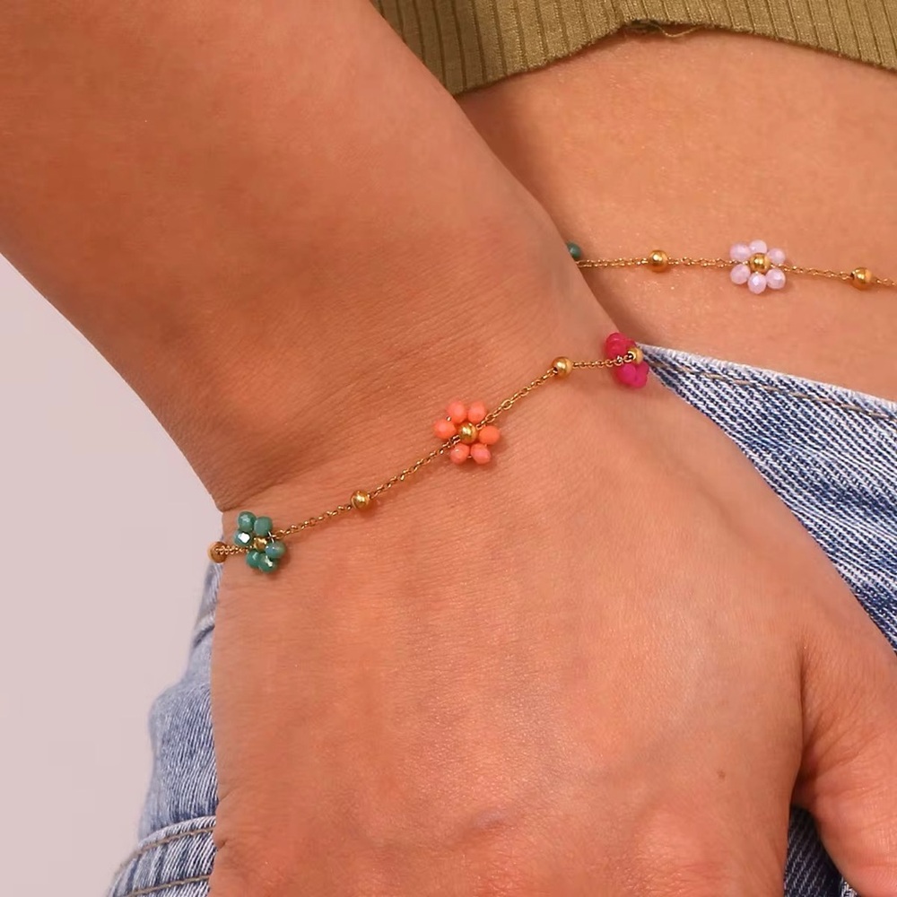 18K Gold Plated Colorful Flower Charms Bracelet - Picture 8 of 10